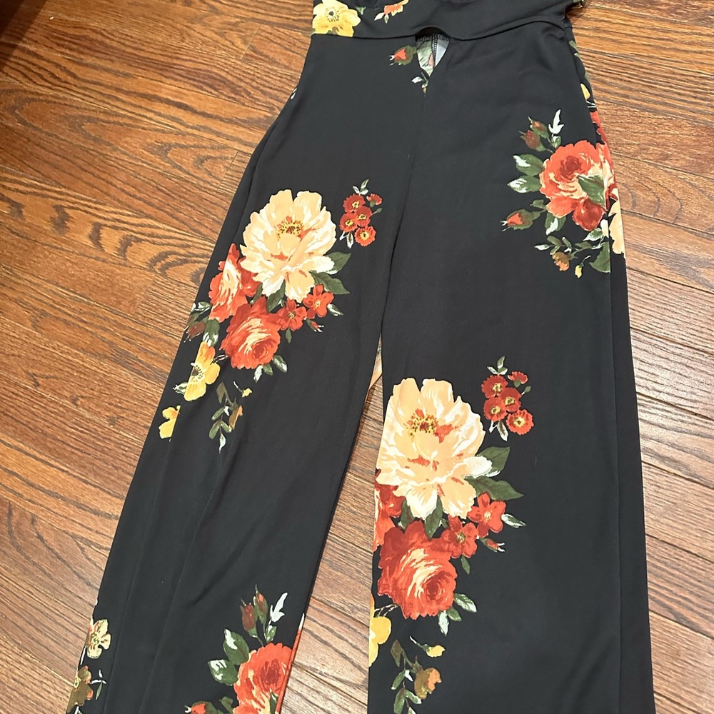 Floral print black jumpsuit size small - Picture 15 of 16